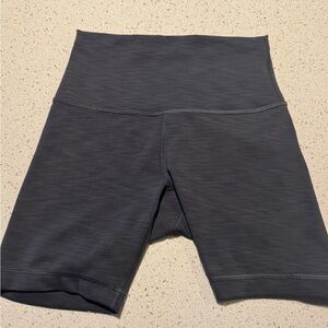 Lululemon Athletica Women’s Size 6 Gray Bike 6’
Shorts - check measurements :)